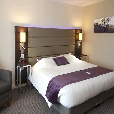 Premier Inn Елджин Екстериор снимка